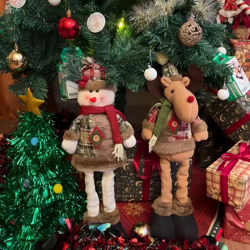 Elegant julemandsdukke med detaljeret tøj og et varmt, udtryksfuldt ansigt