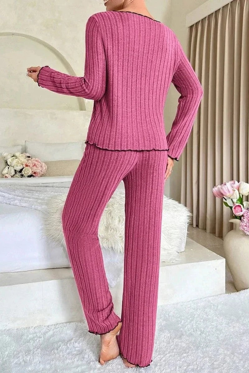 Ribstrikket pyjamas med bølgekant