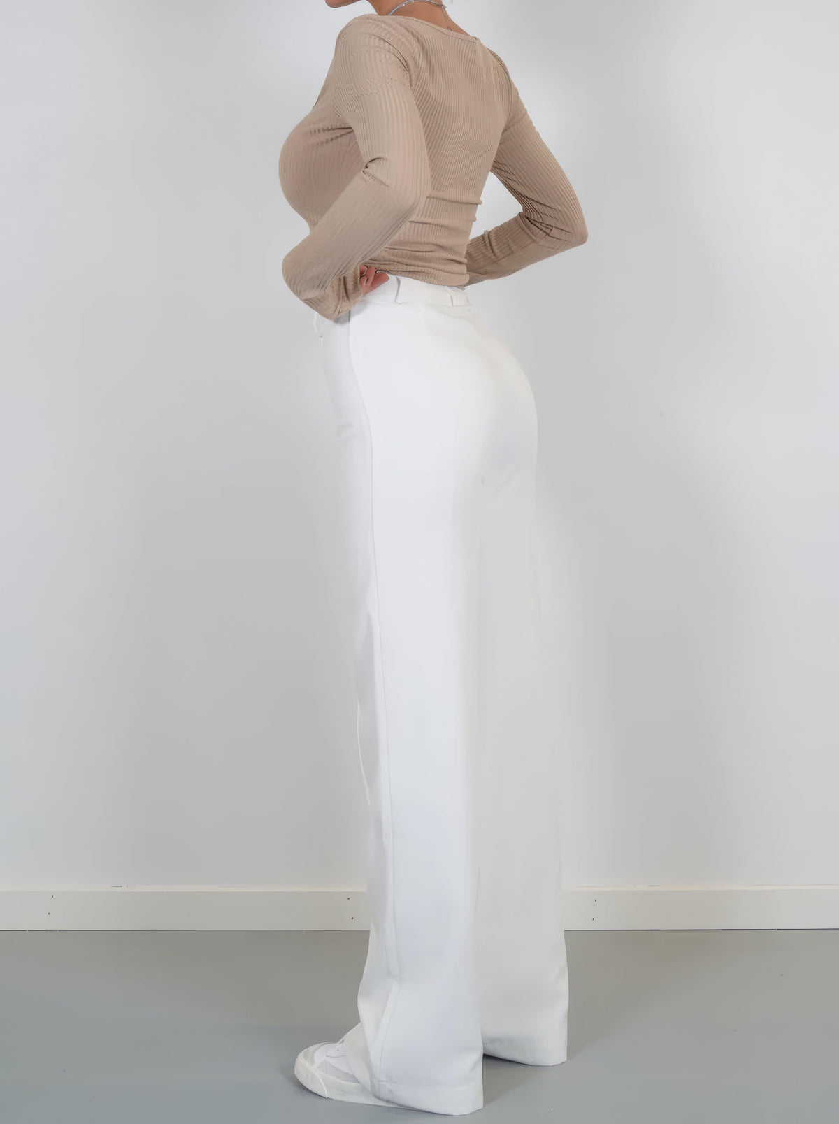 Éléa | Pantalon élégant à taille haute et à jambe large - Coupe ajustée - Image 4