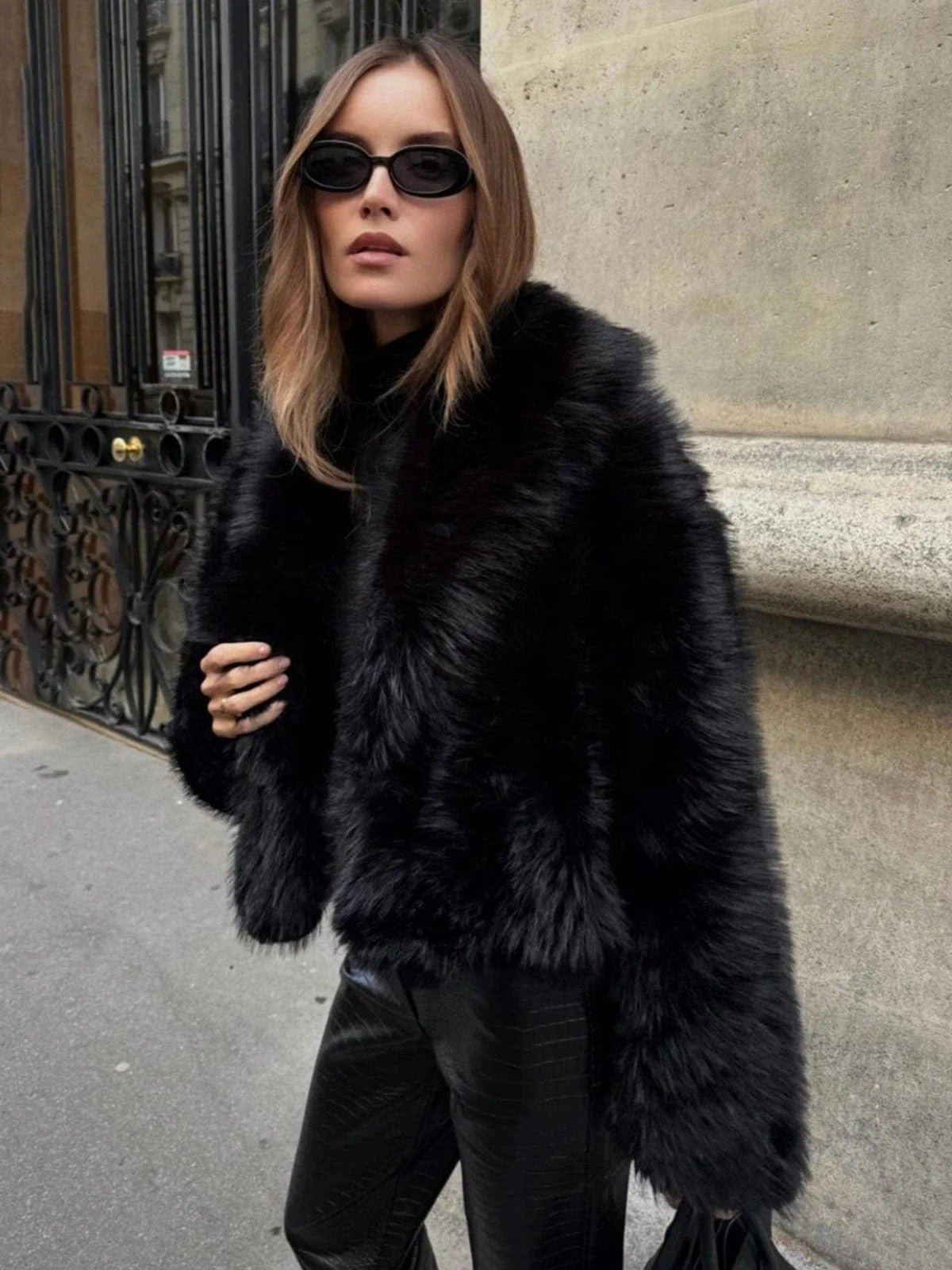Léa | Veste Femme Coupe Décontractée en Fausse Fourrure - Image 1