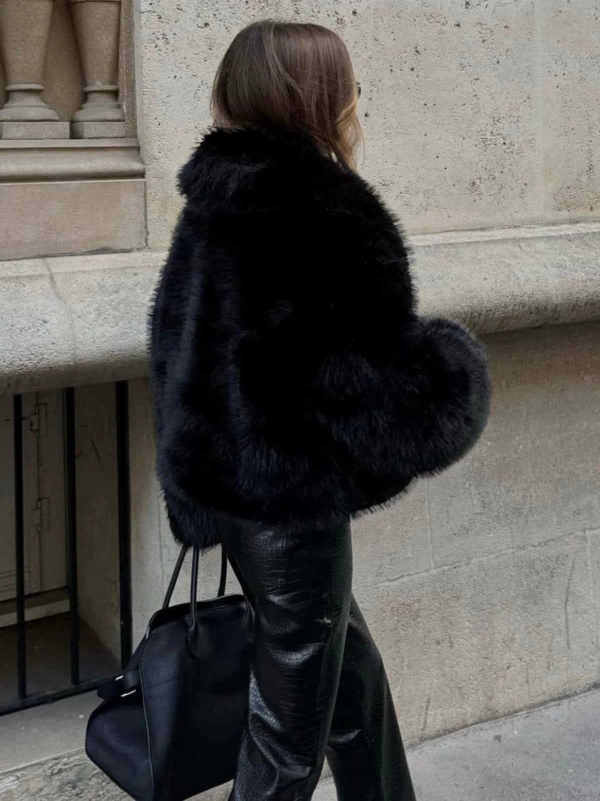 Léa | Veste Femme Coupe Décontractée en Fausse Fourrure - Image 3