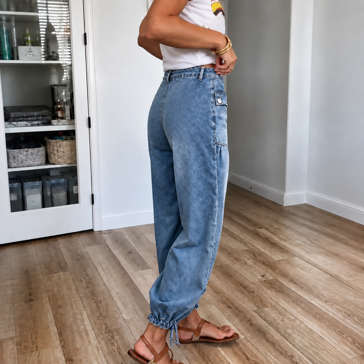 Curved barrel leg-jeans med bindebånd forneden