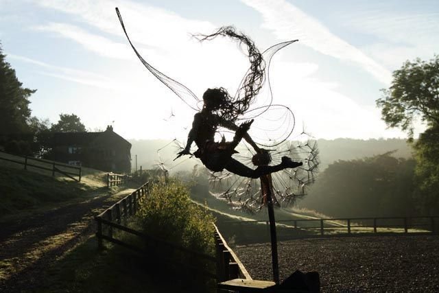 Fortryllende Have Statue: Eventyr Elf Dekoration til Uderum