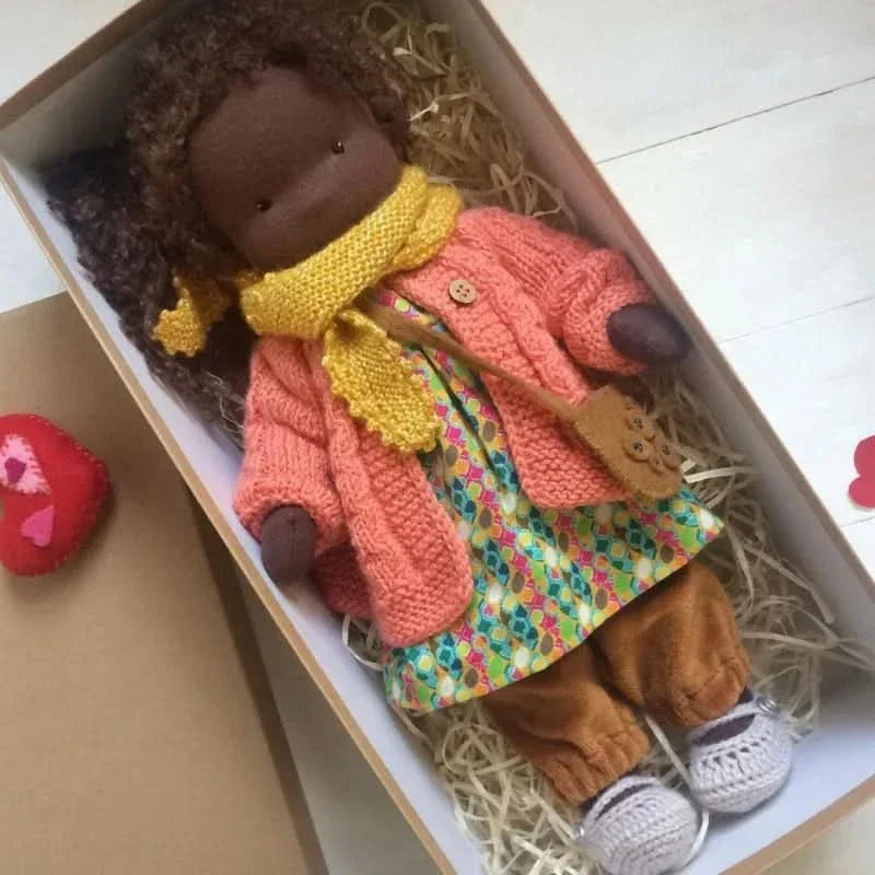 Håndlavet Bomulds Plush Dukke – Waldorf Emma Legetøj