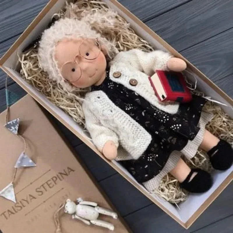 Håndlavet Bomulds Plush Dukke – Waldorf Stil Elise Legetøj