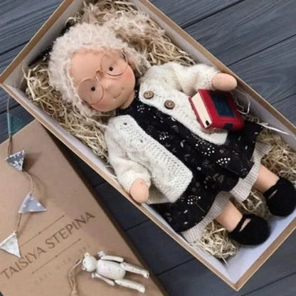 Håndlavet Bomulds Plush Dukke – Waldorf Stil Elise Legetøj