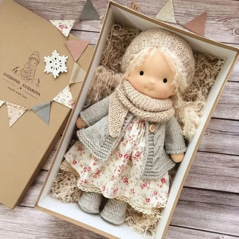 Håndlavet Bomulds Plush Dukke – Waldorf Stil Elise Legetøj