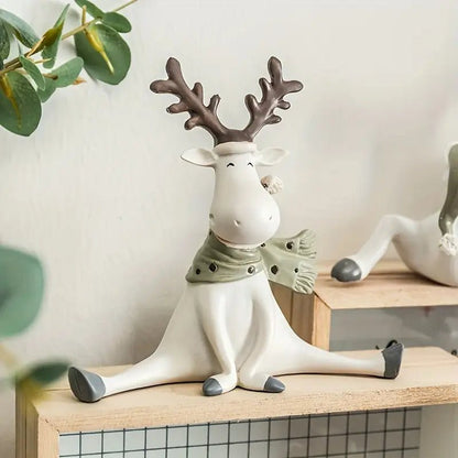Håndlavet rensdyrfigur med halstørklæde til festlig juledekoration