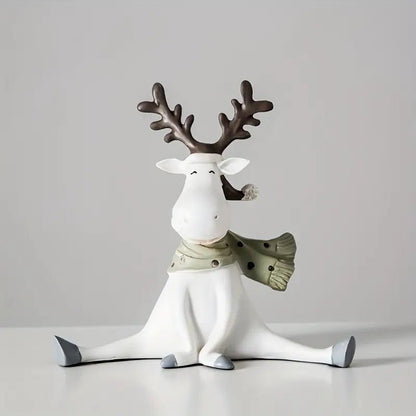 Håndlavet rensdyrfigur med halstørklæde til festlig juledekoration