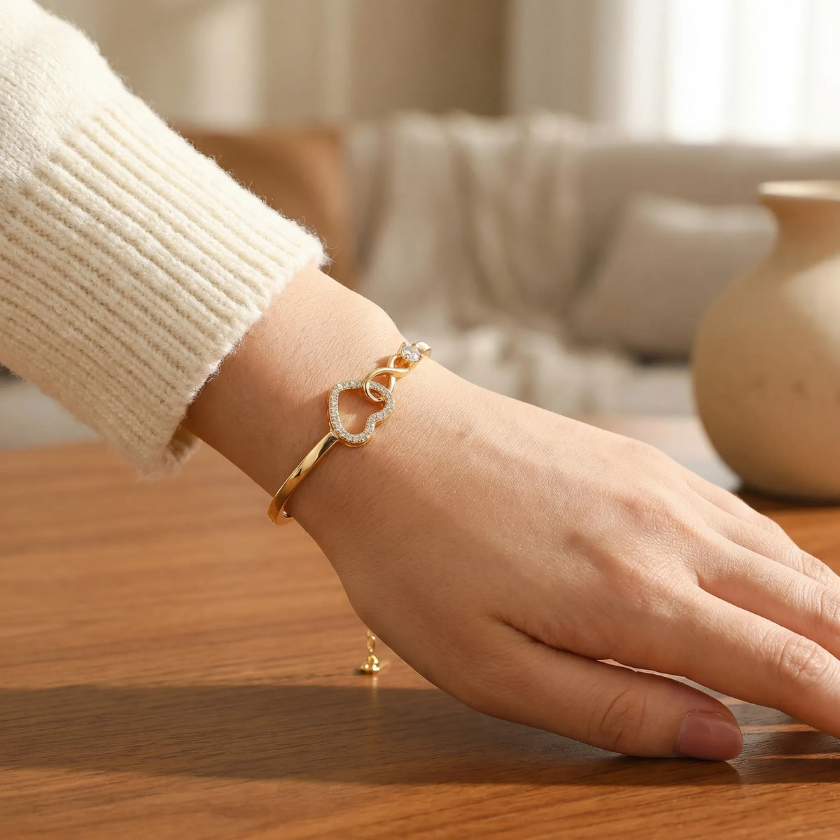 Justerbart armbånd med hjerte og uendelighedstegn til kvinder