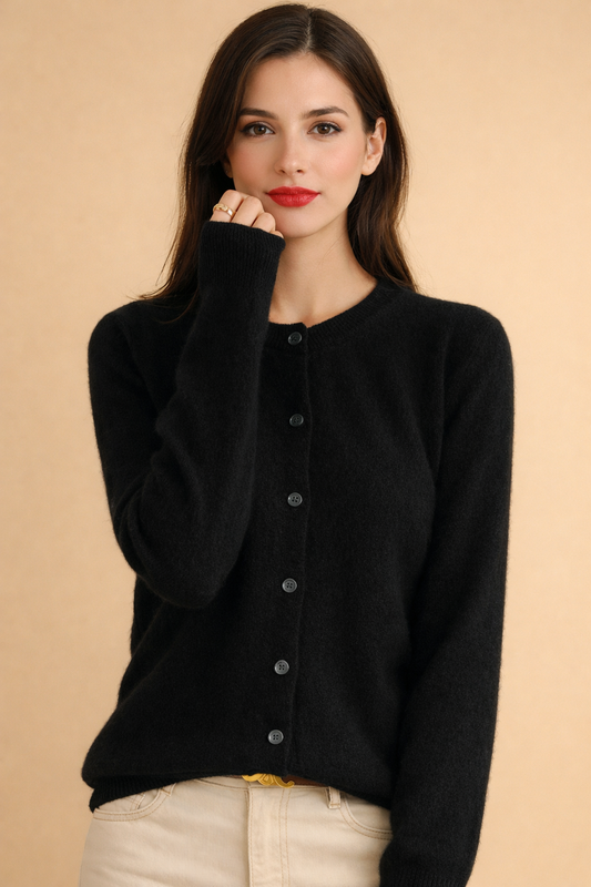 Klassisk gennemknappet cardigan til damer – tidløst design med rund hals
