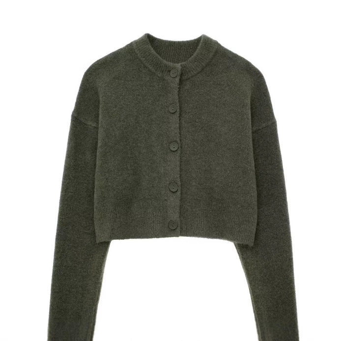 Kort cardigan til damer med knapstolpe og elegant rund halsudskæring