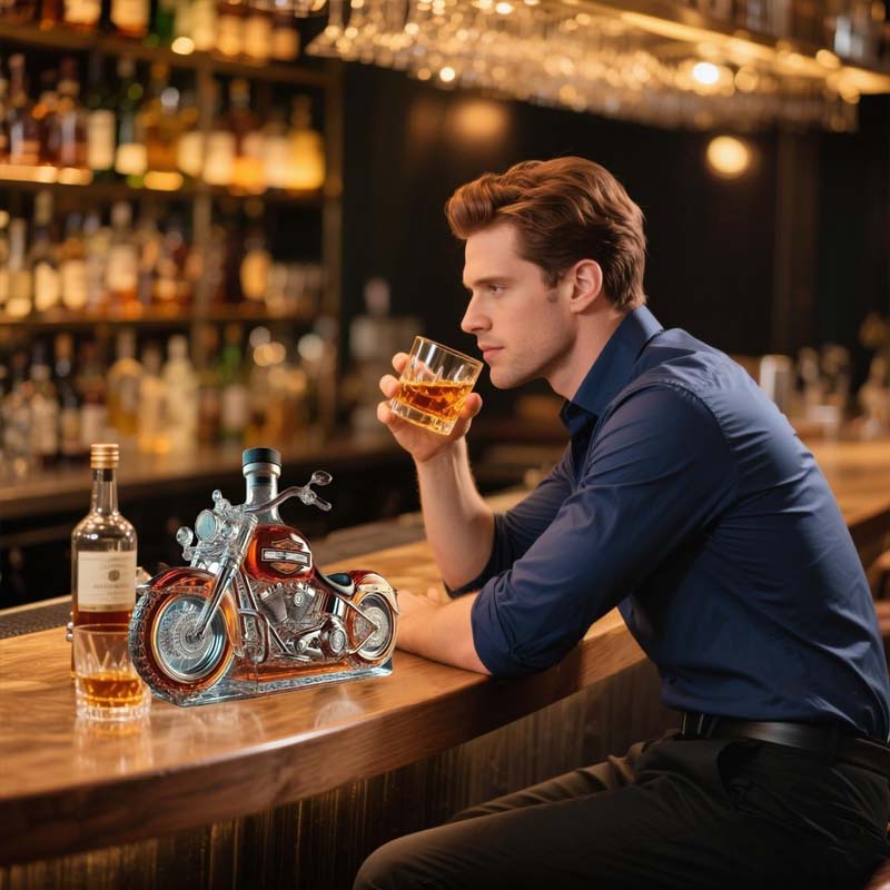 Lindegade | Harley Motorcykel Formet Whiskey Karaffel til Hjemmebaren