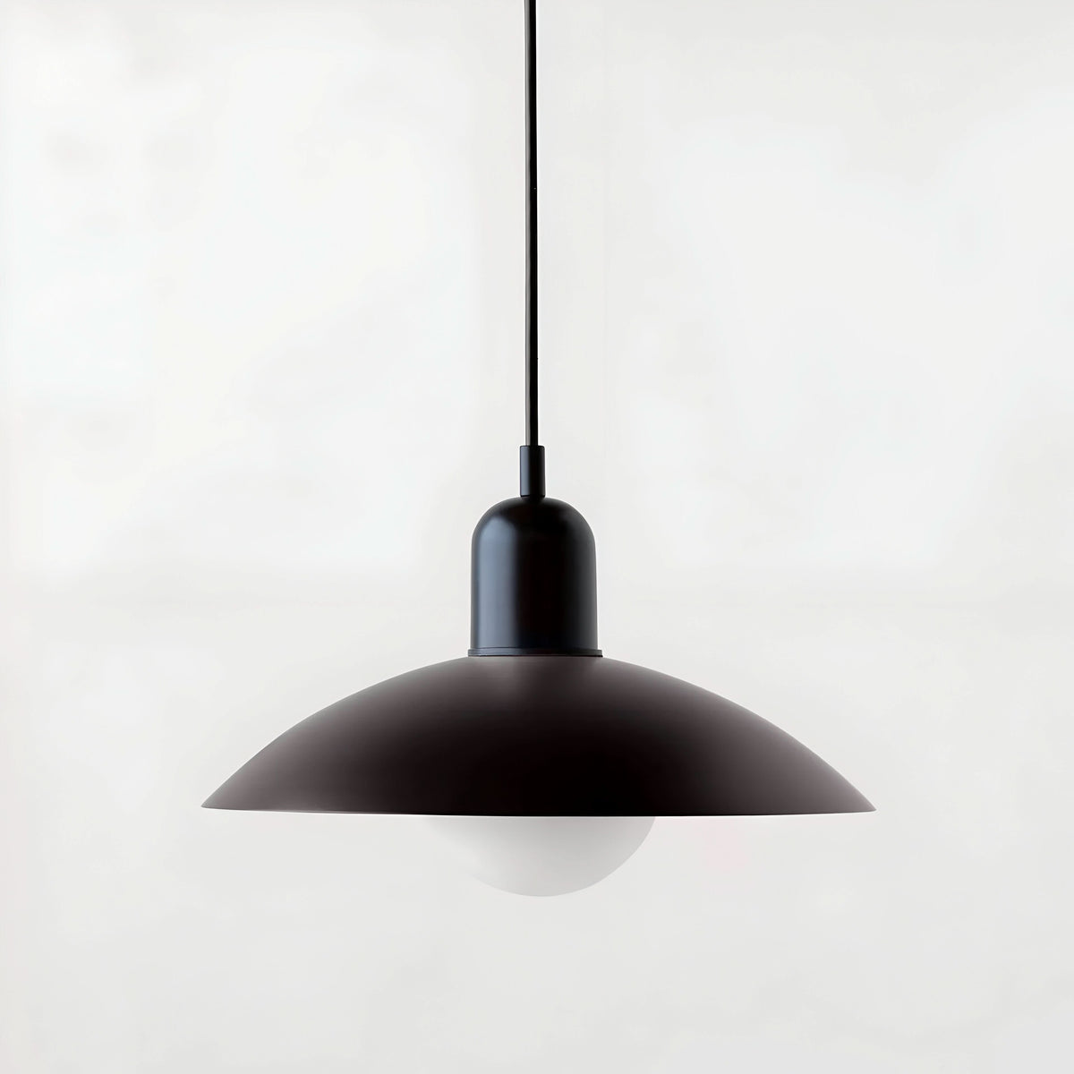 Lindegade | Moderne Macaron Bauhaus Pendelampe – Jernskærm