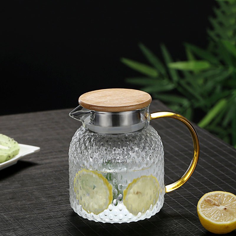 Lindegade | Varmebestandig tekstureret glas kande med bambuslåg – Elegant serveringskande til varme og kolde drikke