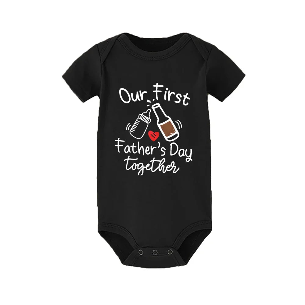 Matchende Første Fars Dag Outfits til Far og Barn