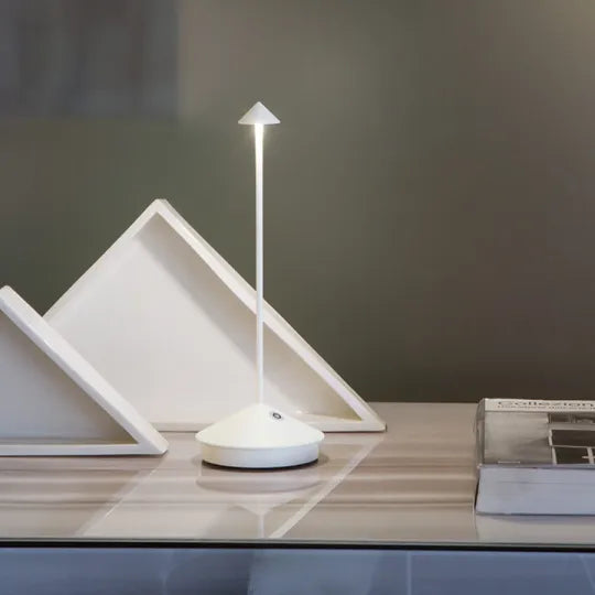 Oplys dit rum med den trådløse LED bordlampe – RadiantGlow