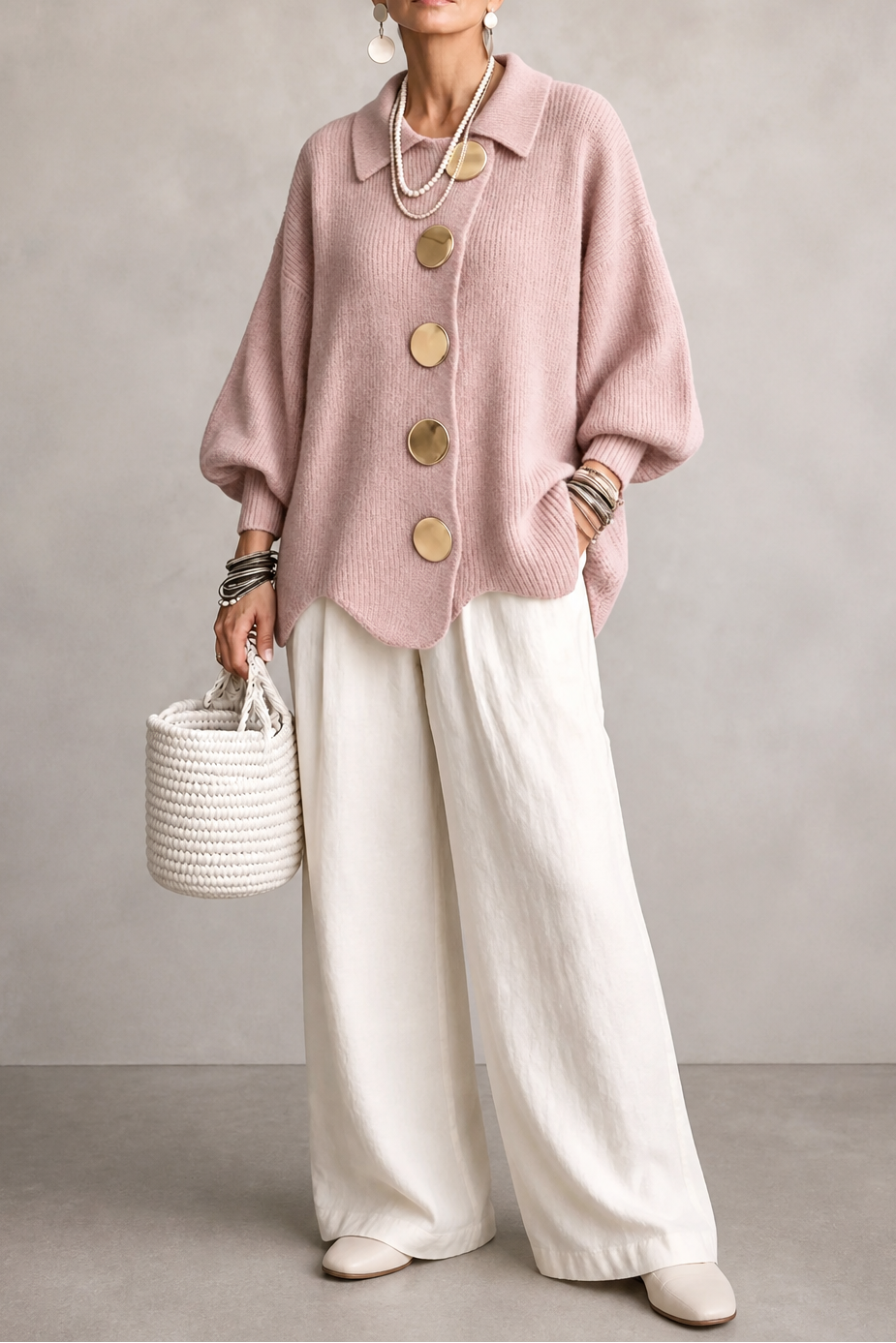 Oversized cardigan med knapper og bølgekant