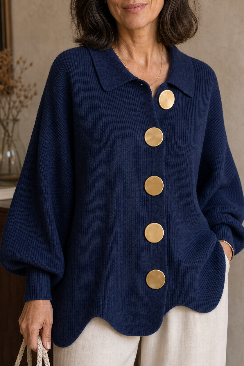 Oversized cardigan med knapper og bølgekant