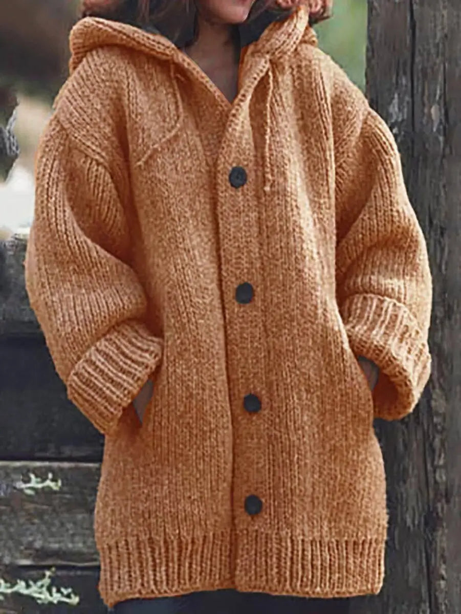 Oversized strikcardigan med hætte og knapper til damer
