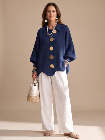 Oversized strikcardigan med krave og guldknapper til damer