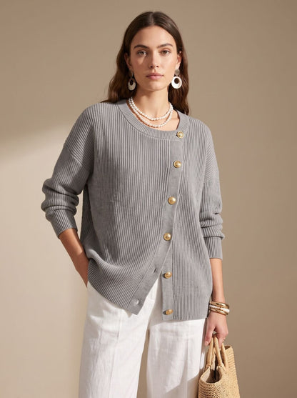 Oversized strikcardigan med krave og guldknapper til damer