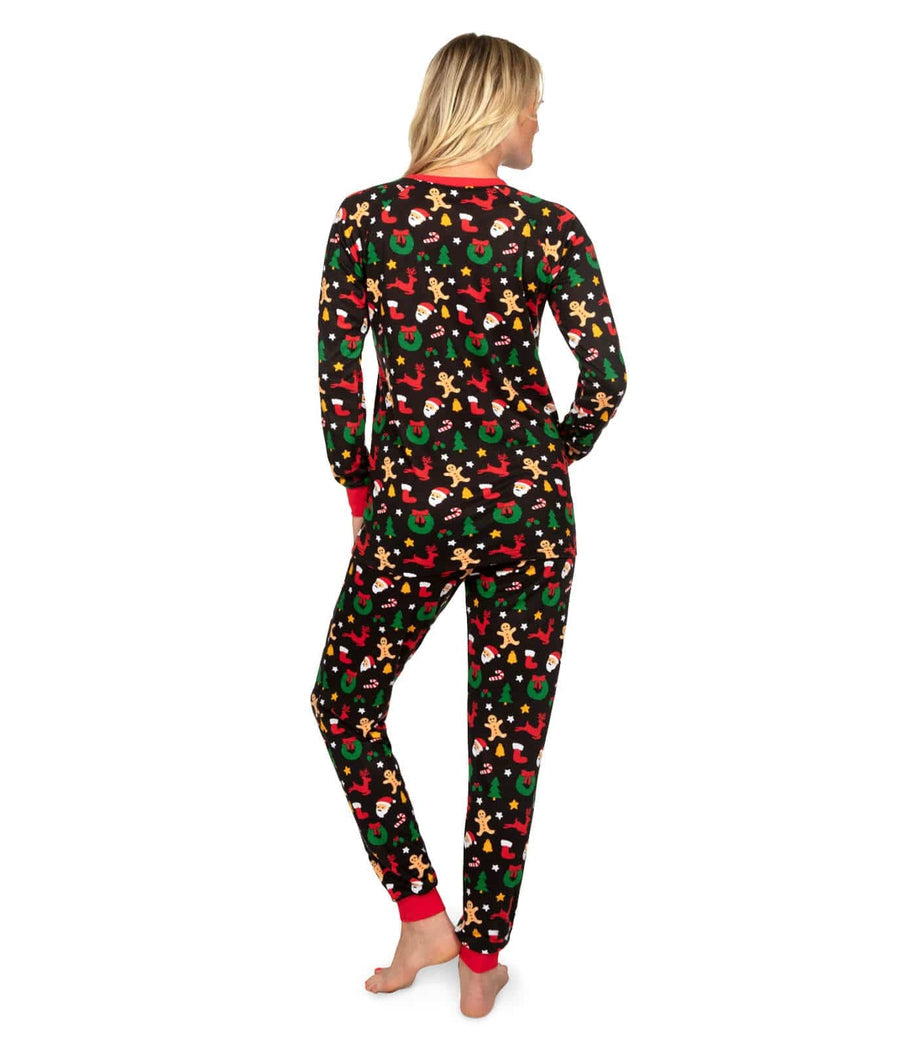 Pyjamassæt til damer med julesmåkageprint, rundhalset overdel og bukser med bindebånd