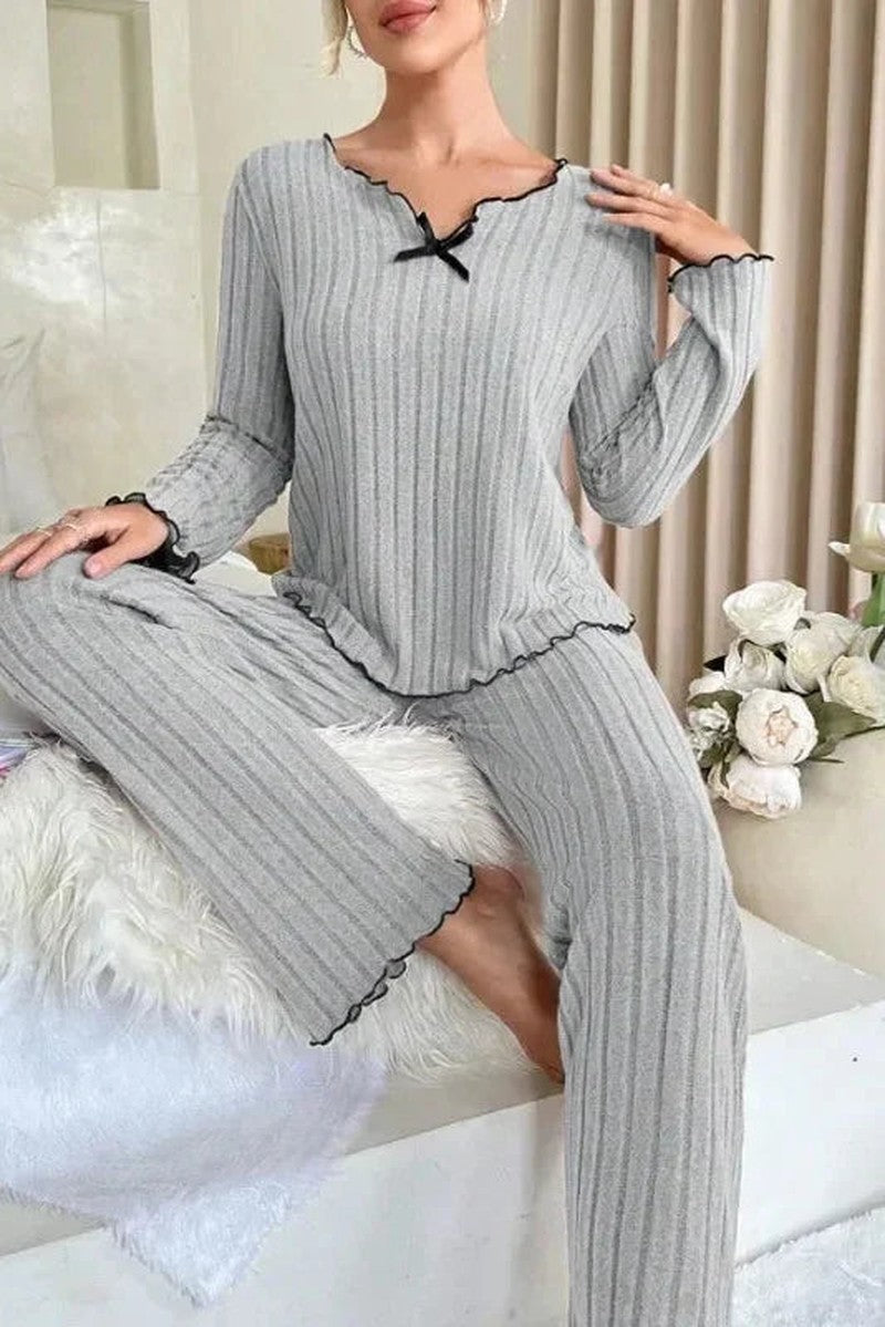 Ribstrikket pyjamas med bølgekant