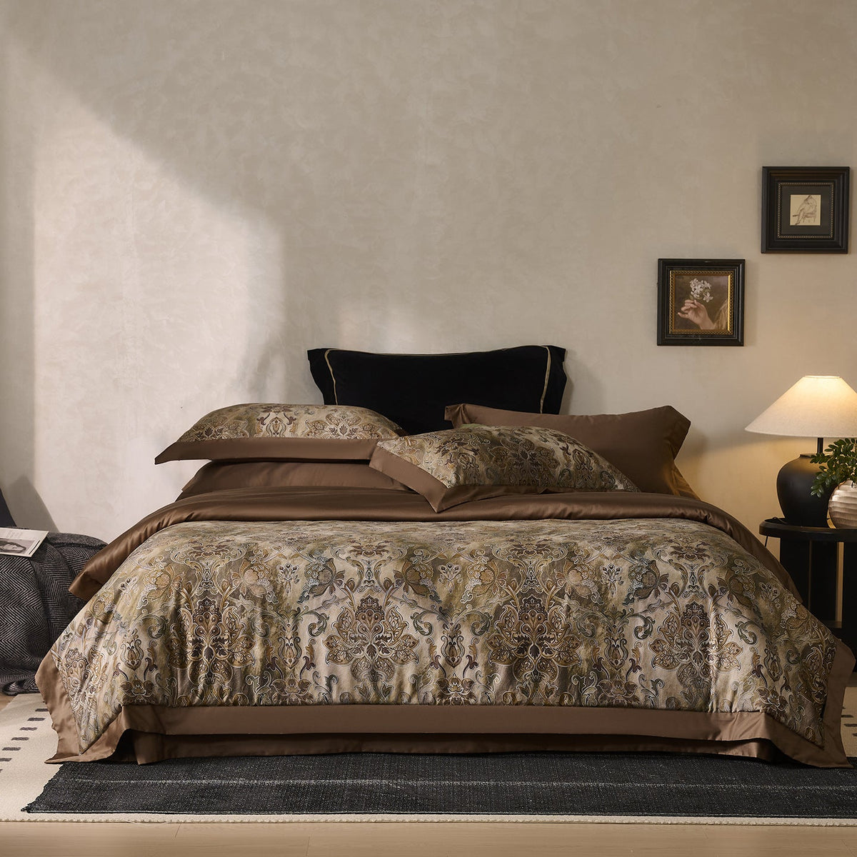 Sengesæt i paisley-jacquard med satinkant