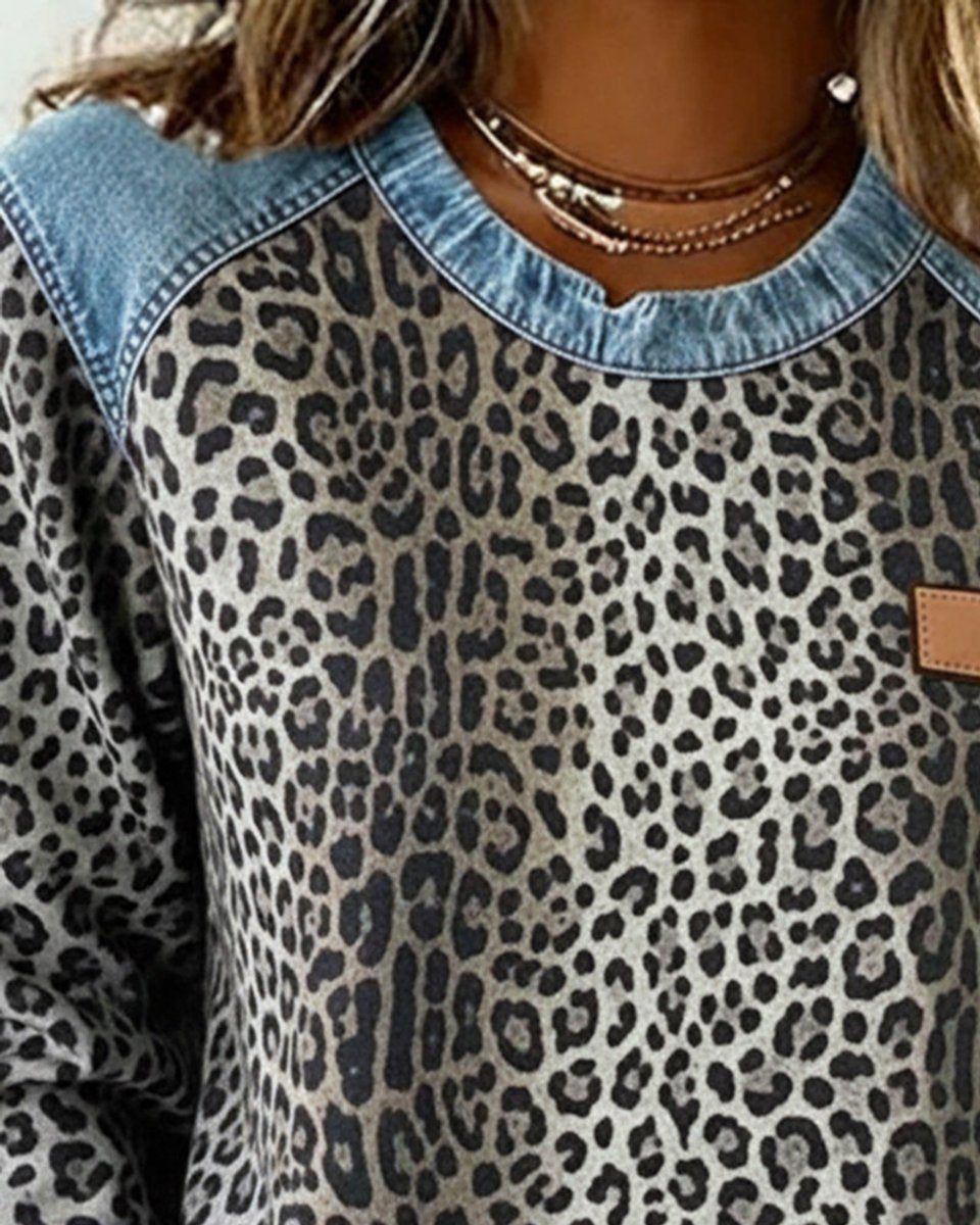 Sweater til damer med leopardprint og denim-patchwork