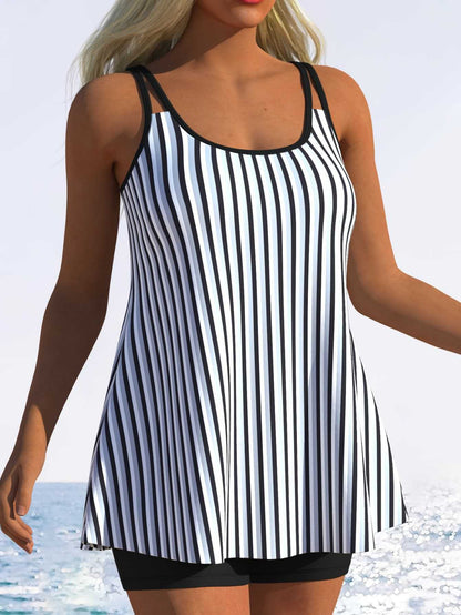 Tankini til damer med sjovt stribet mønster og originalt snit