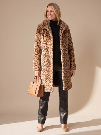 Vinterfrakke i imiteret pels med leopardprint til damer