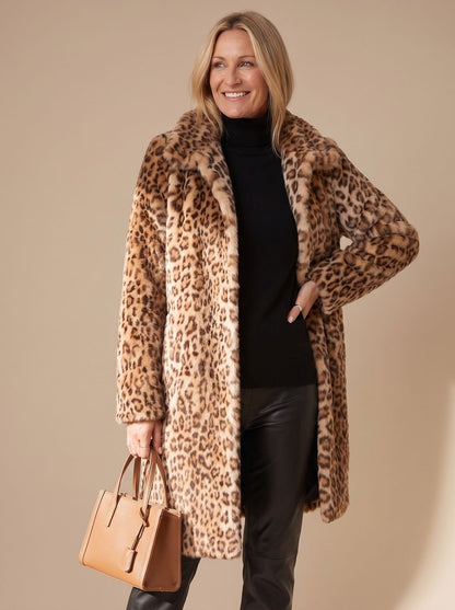 Vinterfrakke i imiteret pels med leopardprint til damer